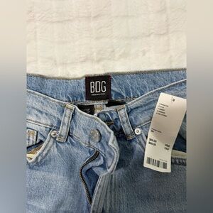 New, BDG Urban Outfitters Cowboy Style Light Blue Jeans sz 28